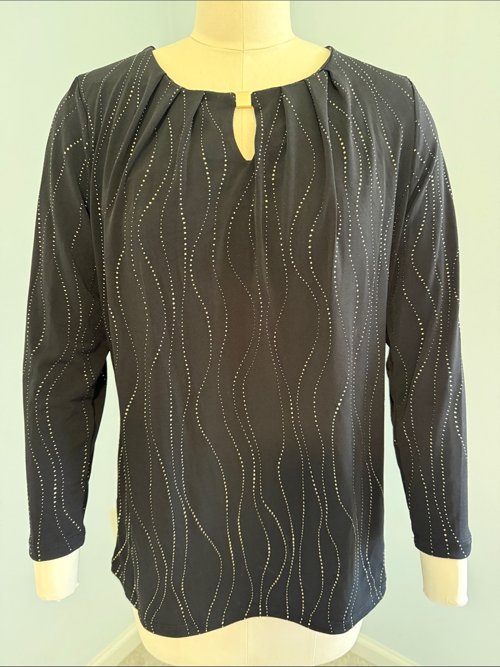 Kasper Women’s Black Long-Sleeve Keyhole Blouse with Wave Dot Accents Print SZS